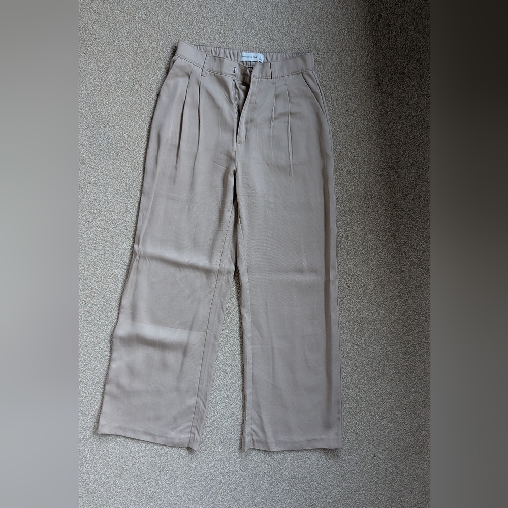 Abercrombie & Fitch Tailored Wide Leg Pants Khaki Small